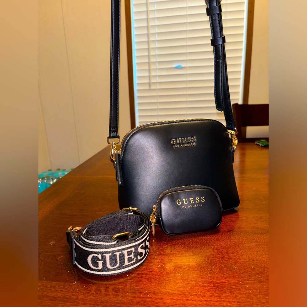 Guess Crossbody Bag 🖤